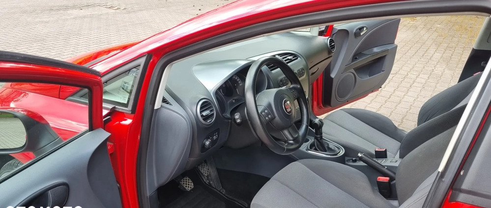 Seat Leon cena 9900 przebieg: 290000, rok produkcji 2006 z Szczecin małe 172